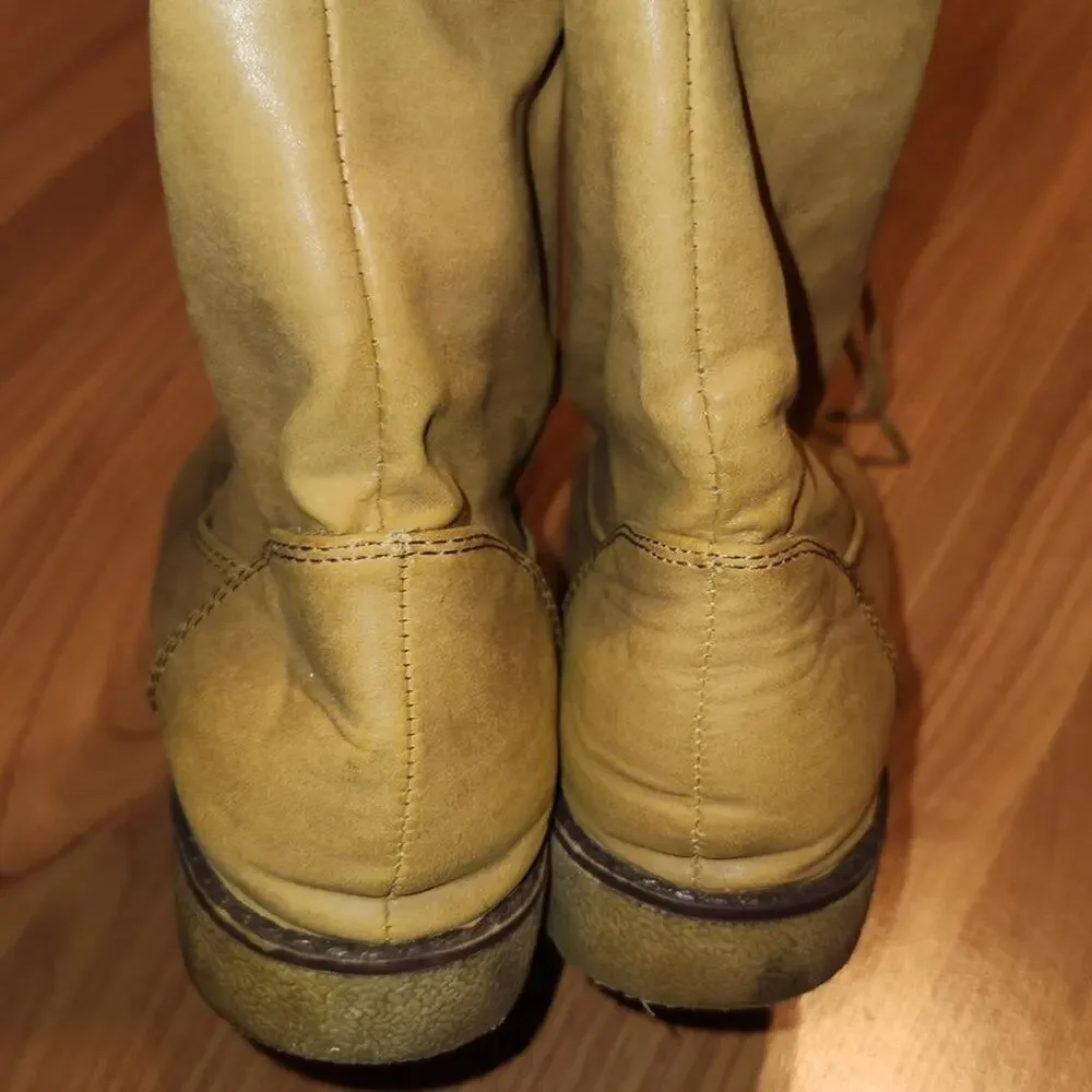 Mid Calf Boots on low heels sz6 Lace Up || EUC